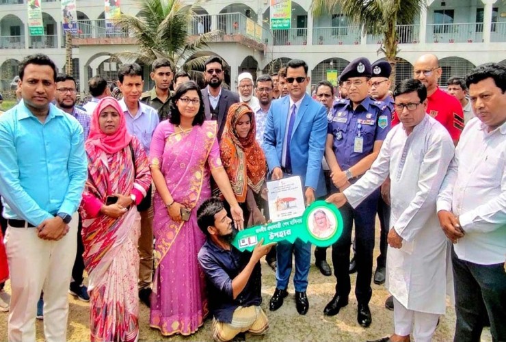 বগুড়ায় মুজিব বর্ষের উপহার হিসাবে এক হাজার ৩৩০ পরিবার ঘর পেল